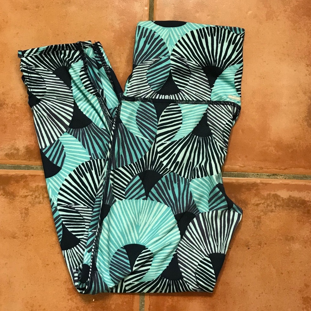 Aerie patterned leggings!